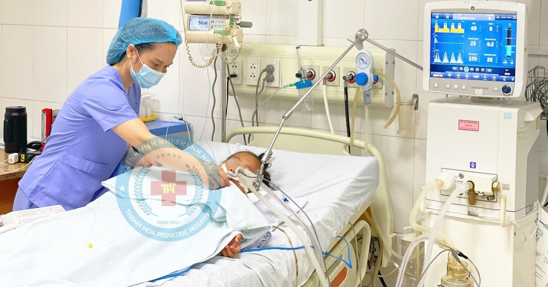 Bệnh viện Nhi Thanh Hóa cấp cứu 2 trẻ đuối nước ngừng tim, hôn mê sâu