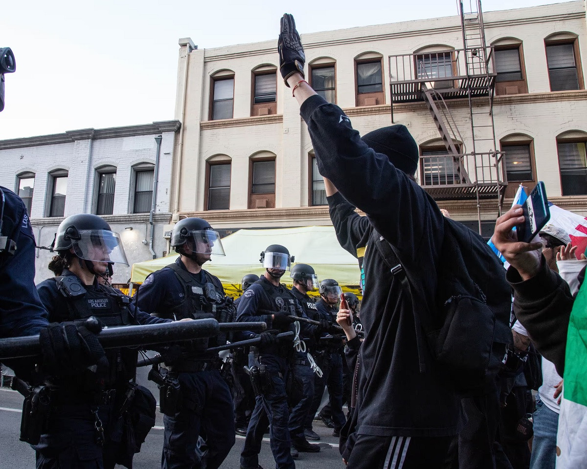 Mỹ tốn 134 triệu đô cử quân tới Los Angeles, ông Trump nói về lệnh gây tranh cãi