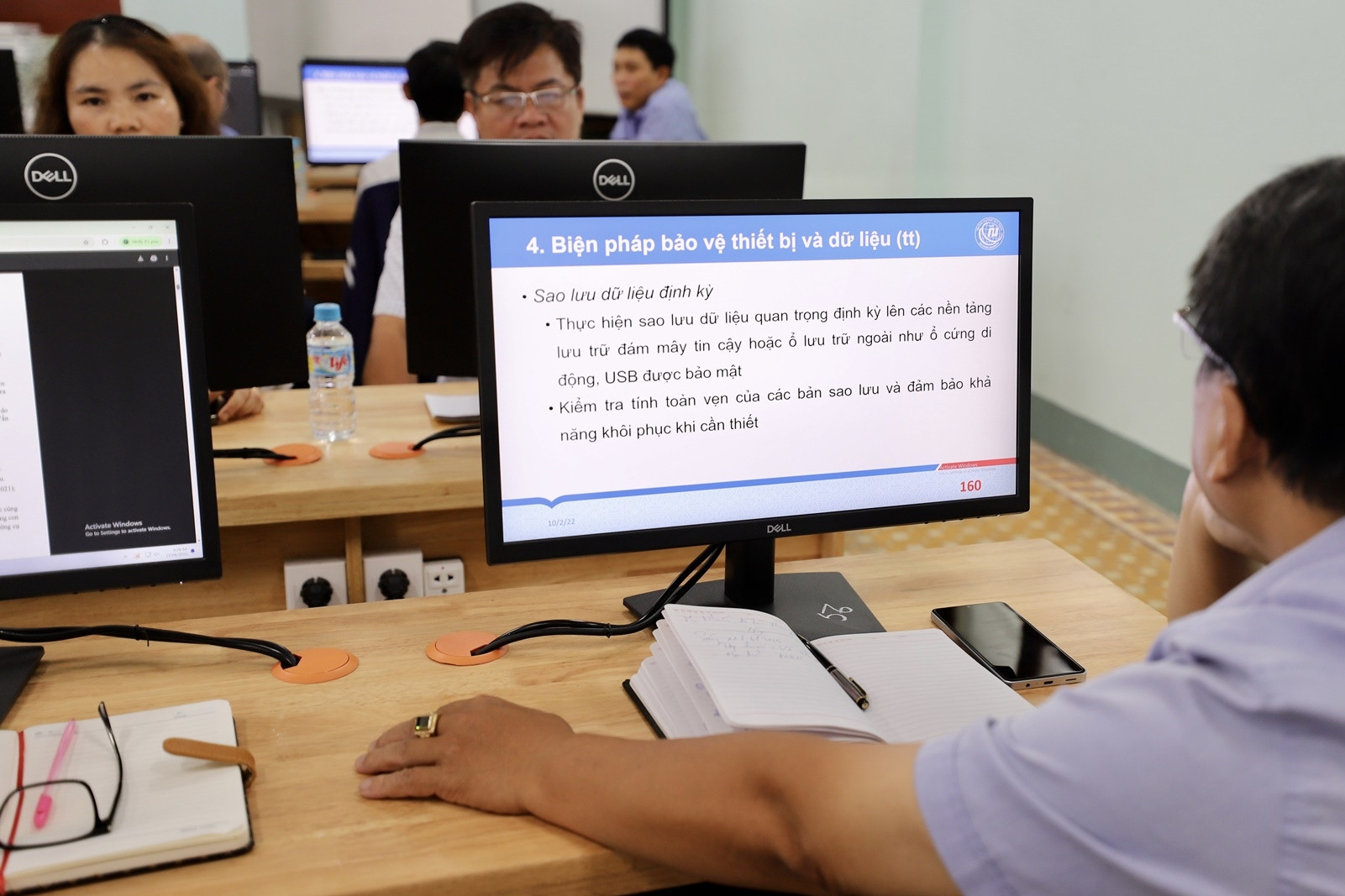 Chủ tịch Bình Định: Cán bộ phải thành thạo nền tảng số, thích ứng với công nghệ