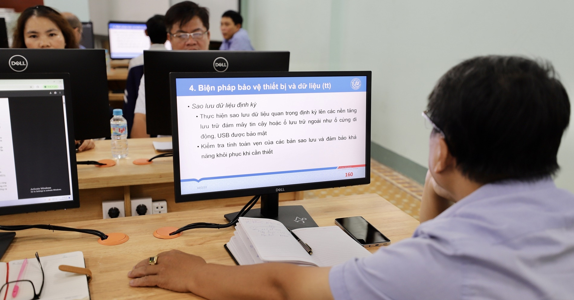 Chủ tịch Bình Định: Cán bộ phải thành thạo nền tảng số, thích ứng với công nghệ