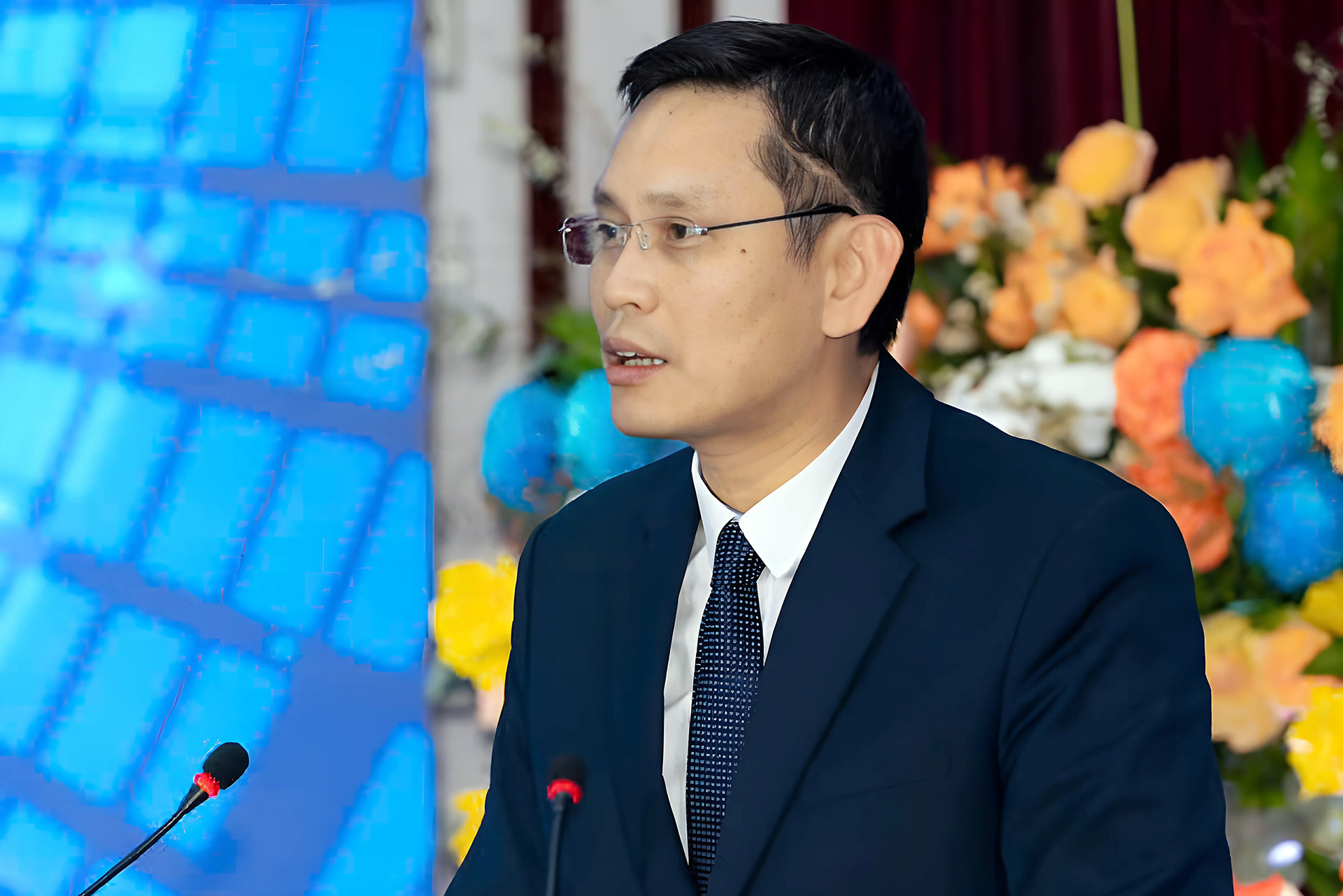 Le Hong Hien.jpg
