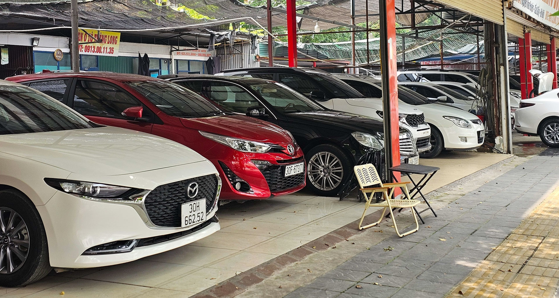 Thị trường xe cũ 'chạm đáy': Mua không dám, bán không đành