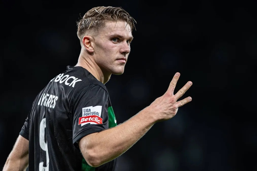 Viktor Gyokeres tức giận Sporting làm khó chuyển nhượng đến MU