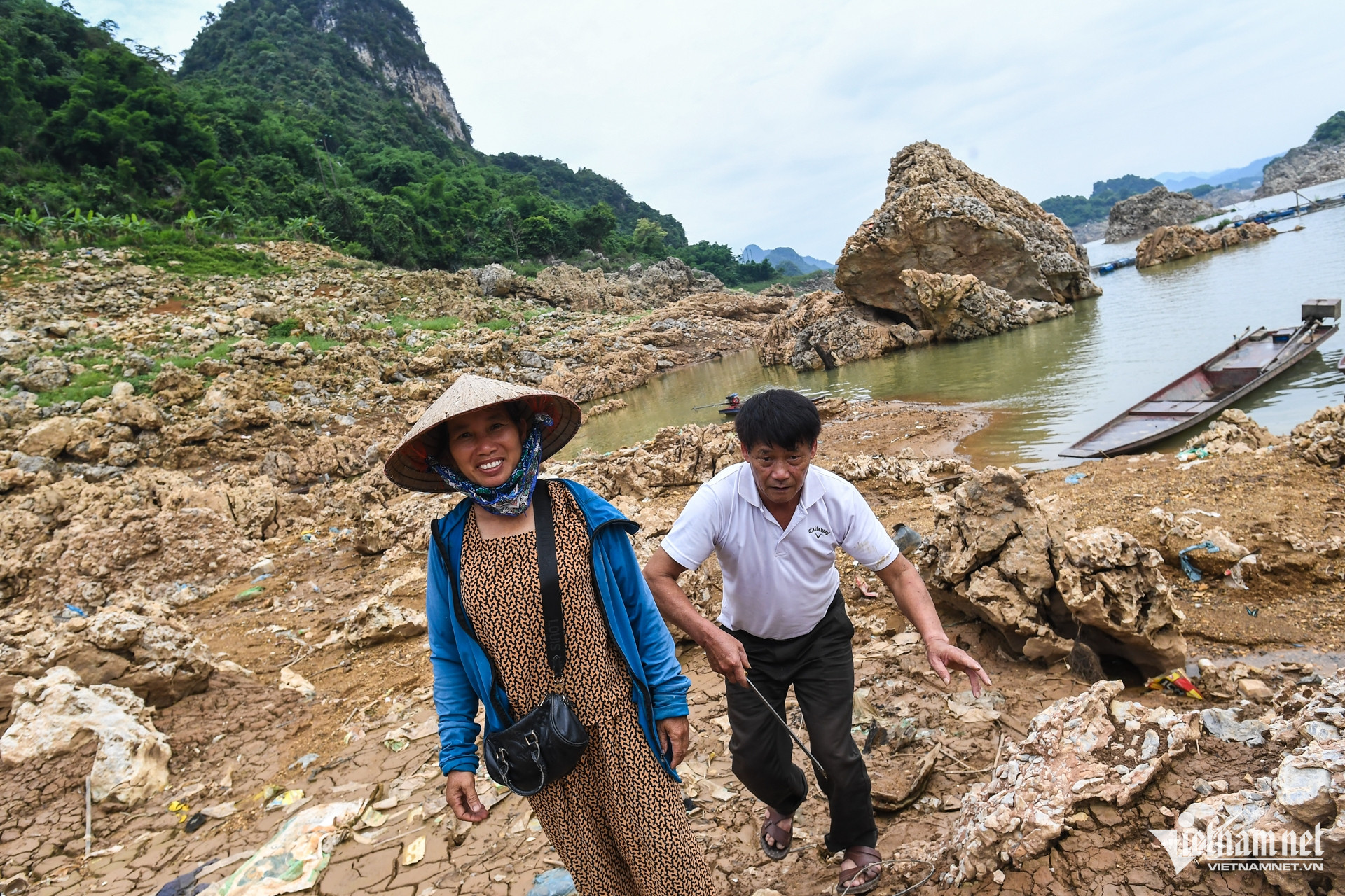 W-dap thuy dien Hoa Binh   can nuoc 5.jpg