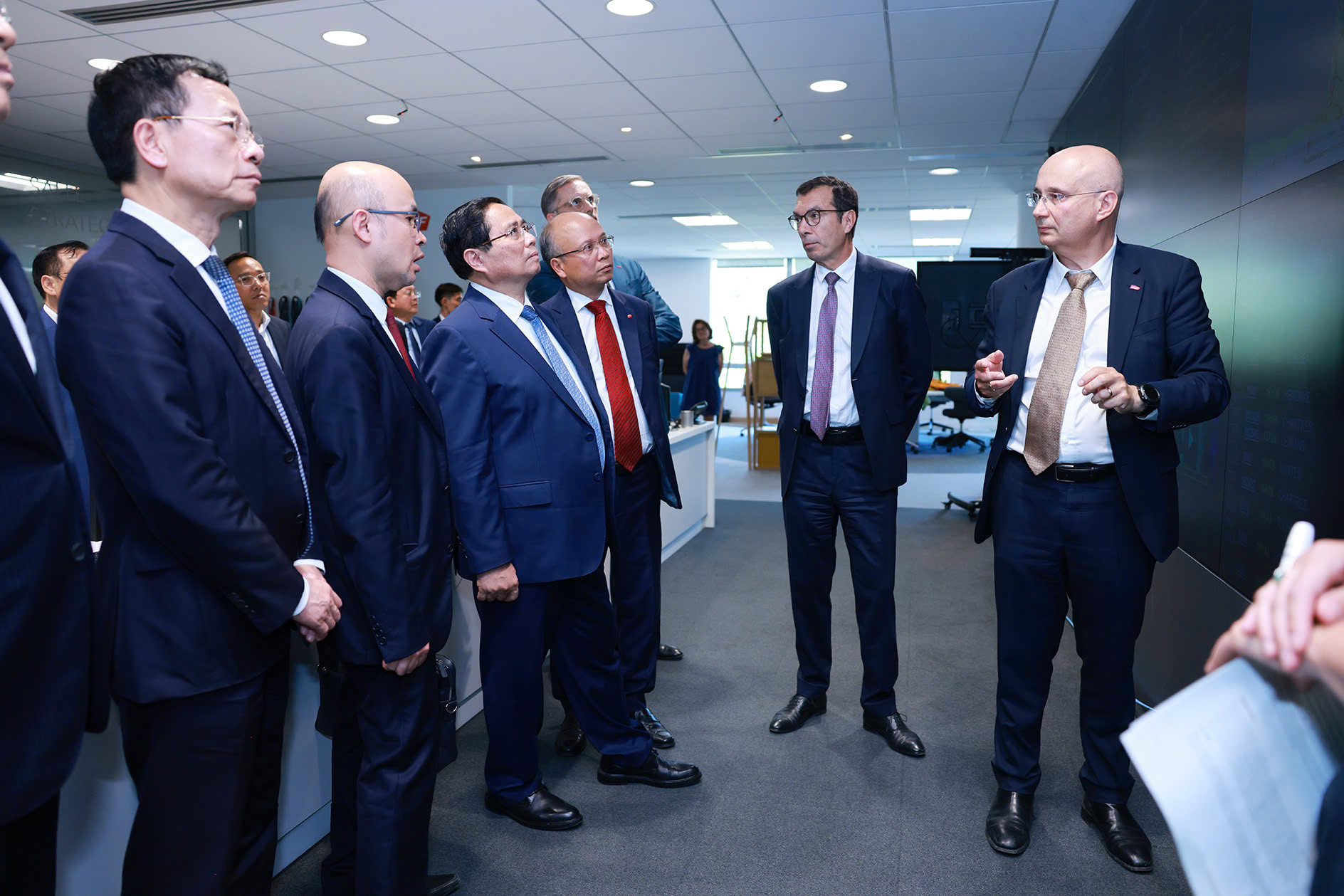 z669562759468520b841f89638bd471614cc13af8d2282 1749651985877244513182.jpg