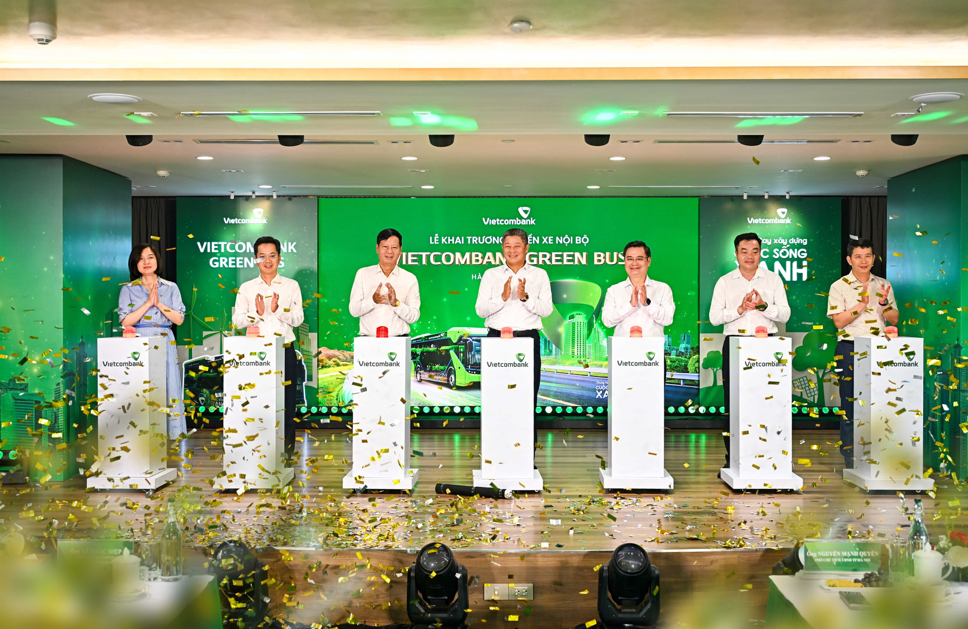 2 20250612_Green Bus_Anh 2 (1).jpg