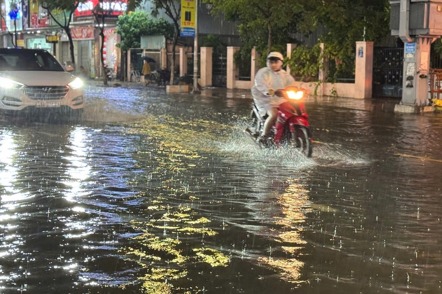 Dự báo thời tiết 13/6/2025: Quảng Bình - Huế mưa lớn nhất, Bắc Bộ giông lốc