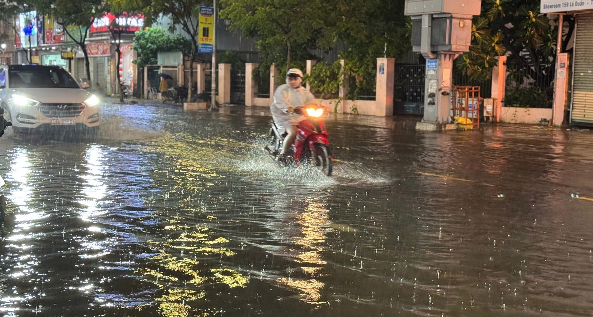 Dự báo thời tiết 13/6/2025: Quảng Bình - Huế mưa lớn nhất, Bắc Bộ giông lốc