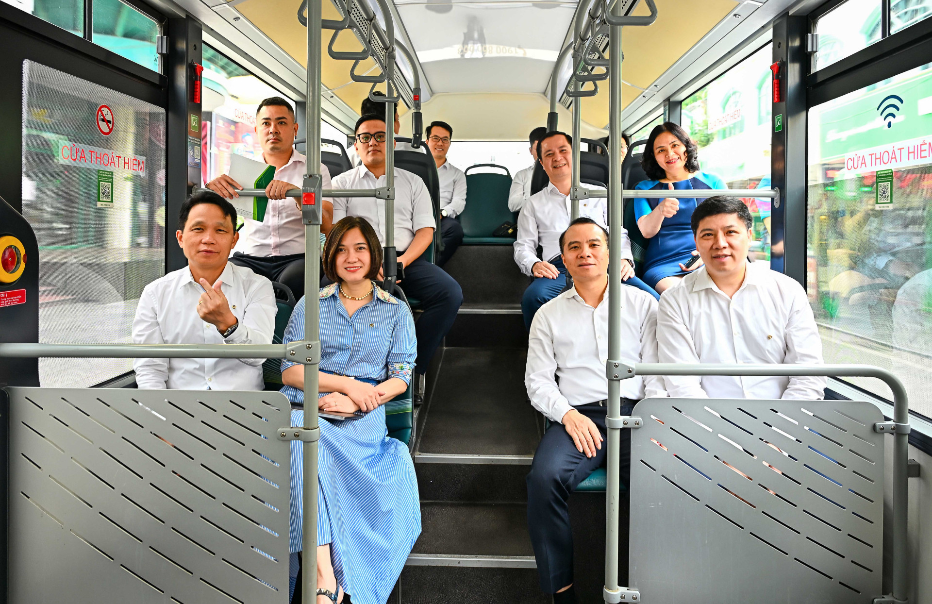 3 20250612_Green Bus_Anh 3 (1).jpg