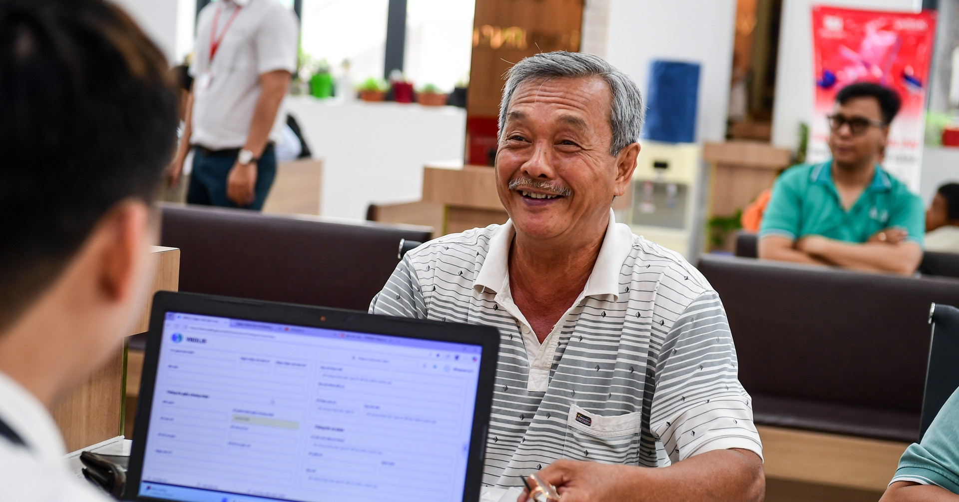 Người dân TPHCM thốt lên 4 từ khi thủ tục hành chính rút từ 5 ngày xuống 1 ngày