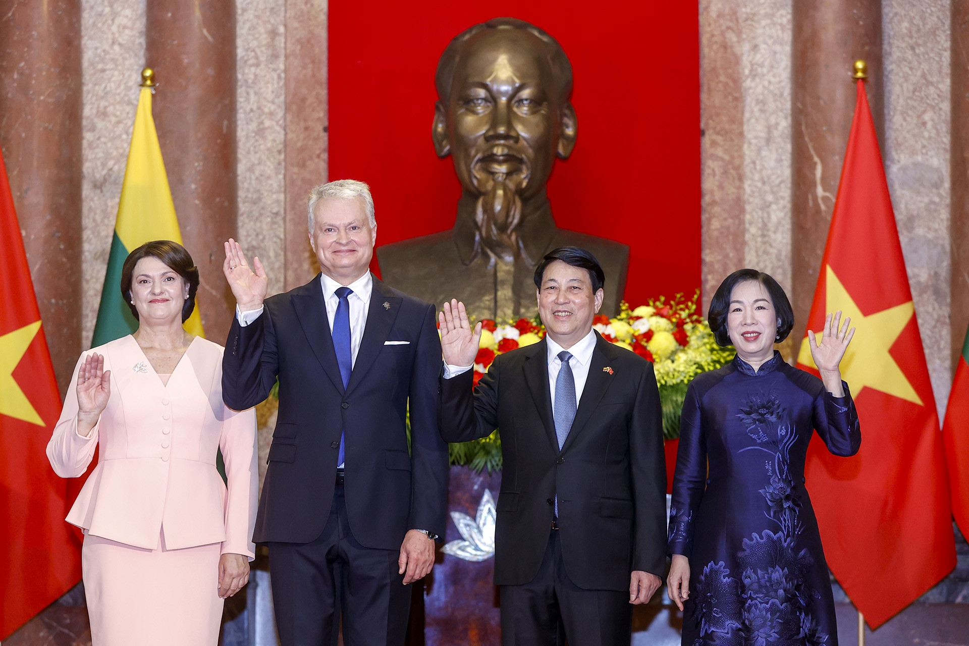 Chủ tịch nước Lương Cường chủ trì lễ đón Tổng thống Litva và Phu nhân
