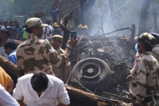 Lời kể của hành khách sống sót trong vụ rơi máy bay chở 242 người ở Ấn Độ