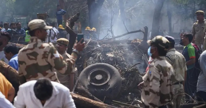 Lời kể của hành khách sống sót trong vụ rơi máy bay chở 242 người ở Ấn Độ