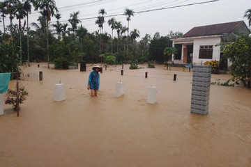 Lũ tràn vào trong đêm, người dân thốt lên 'không kịp trở tay'