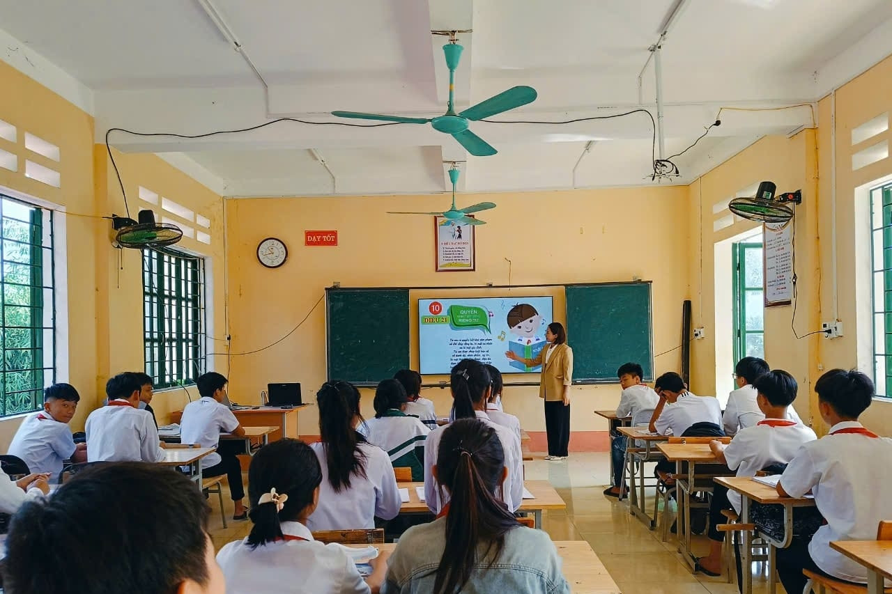 Hơn 900 giáo viên ở Lào Cai trượt khen thưởng vì chưa nộp quỹ từ thiện