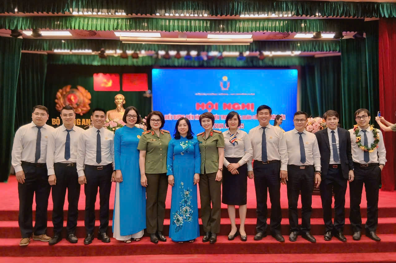 MobiFone được biểu dương tại hội nghị điển hình tiên tiến Công đoàn CAND