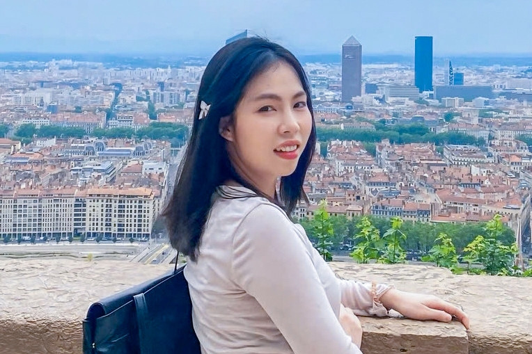 Một nhà có 4 tiến sĩ, con gái là tiến sĩ luật khi 27 tuổi