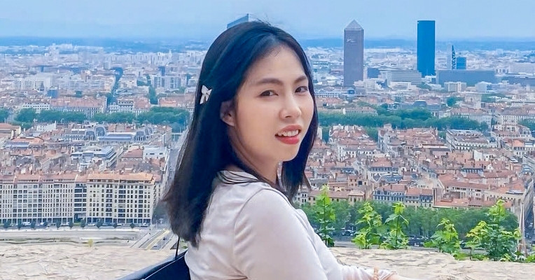 Một nhà có 4 tiến sĩ, con gái là tiến sĩ luật k...