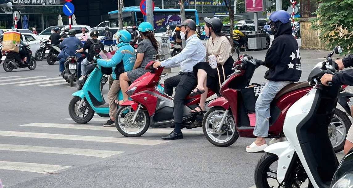 Không có ý định vượt đèn đỏ, sao cứ phải cố ngoi lên vài mét làm gì?