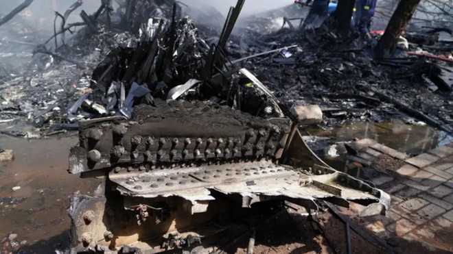 roi may bay an do 7.jpg