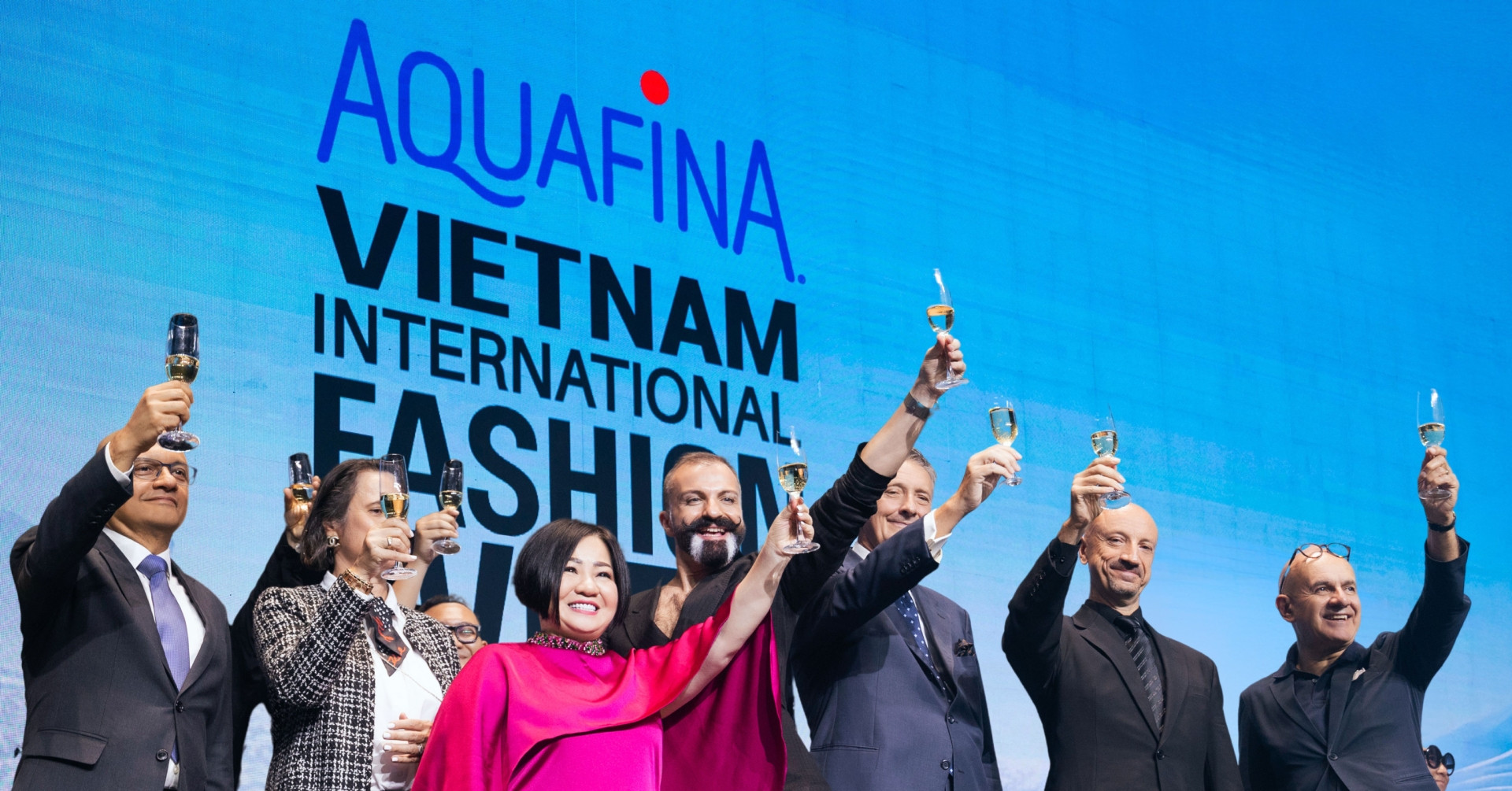 Vietnam International Fashion Week - bệ phóng thời trang Việt ra toàn cầu