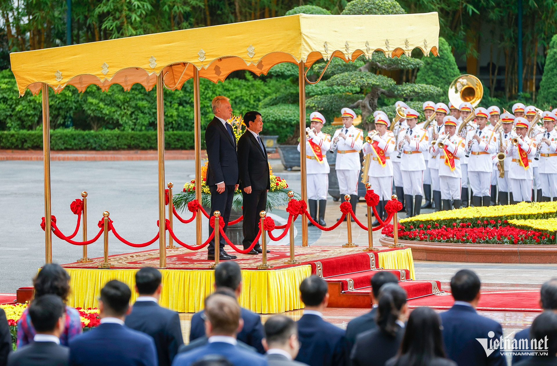 W-HAI_2048.jpg