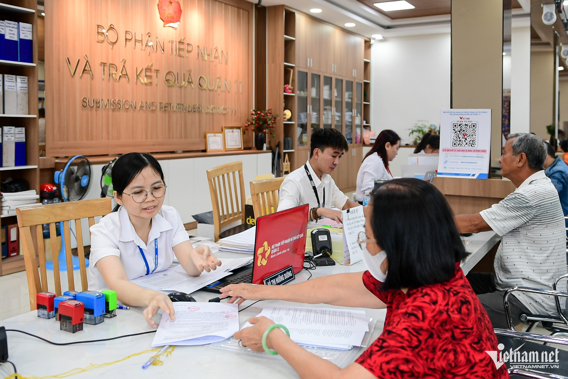 W-thủ tục hành chính TPHCM   Nguyễn Huế 11.jpg