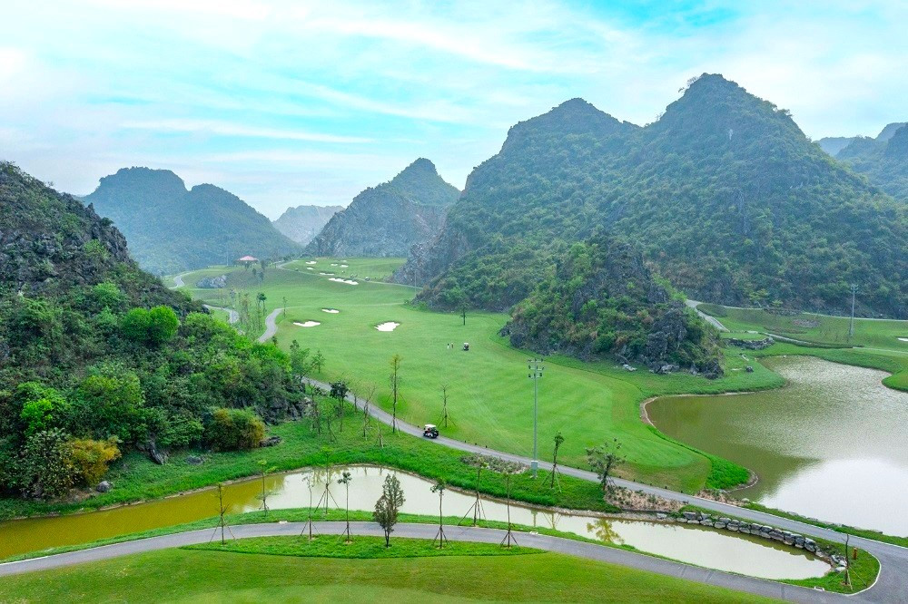 01 Legend Valley Hotel.JPG