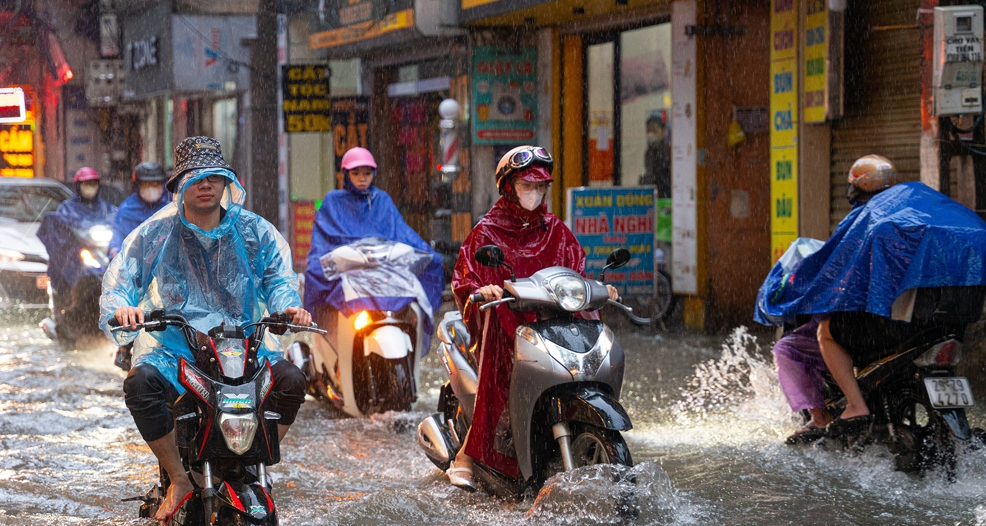 Dự báo thời tiết đêm nay và ngày mai 14/6: Bão số 1 tăng cấp, vùng mưa ở Đông Bắc Bộ