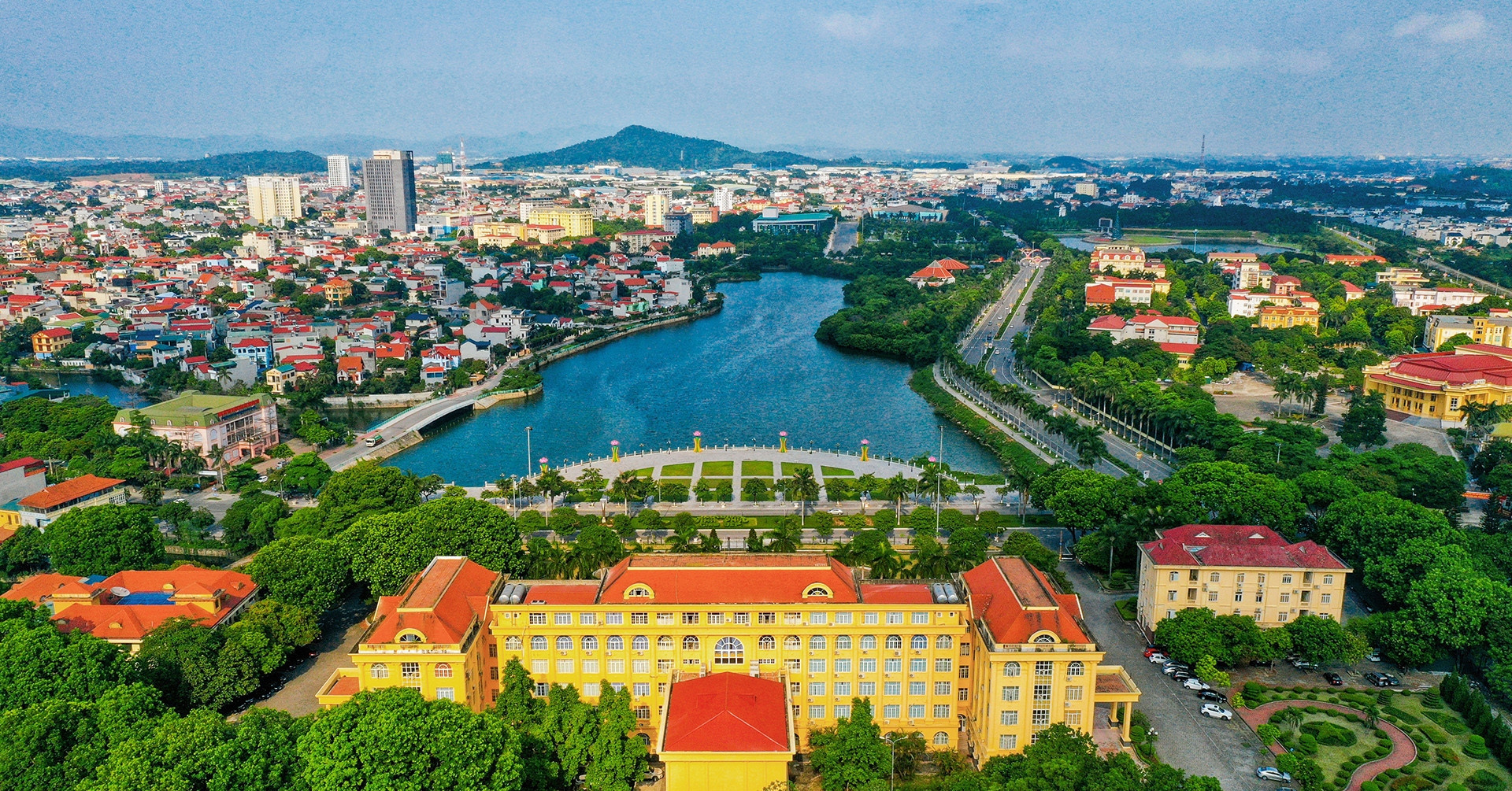 Chậm nhất 30/6, cấp huyện phải hoàn thành việc bàn giao trụ sở, tài sản công