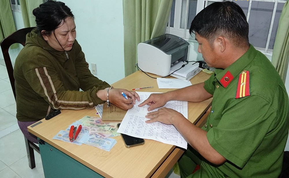 Bắt người phụ nữ cướp vé số, tiền của bé trai 9 tuổi ở bình thuận.jpg