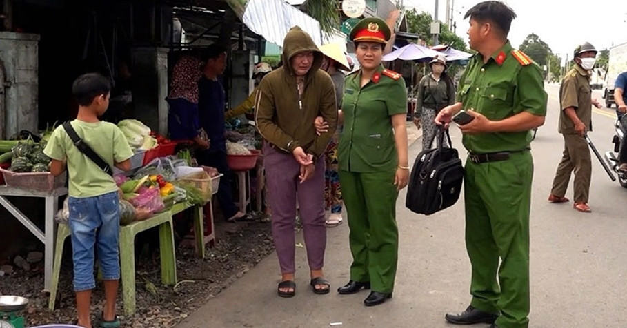 Bắt người phụ nữ cướp vé số, tiền của bé trai 9 tuổi sau bốn giờ gây án
