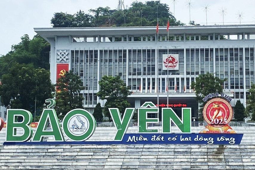 Chủ tiệm in ấn 'tố' 13 đơn vị cấp huyện, xã chây ì món nợ gần 2 tỷ đồng