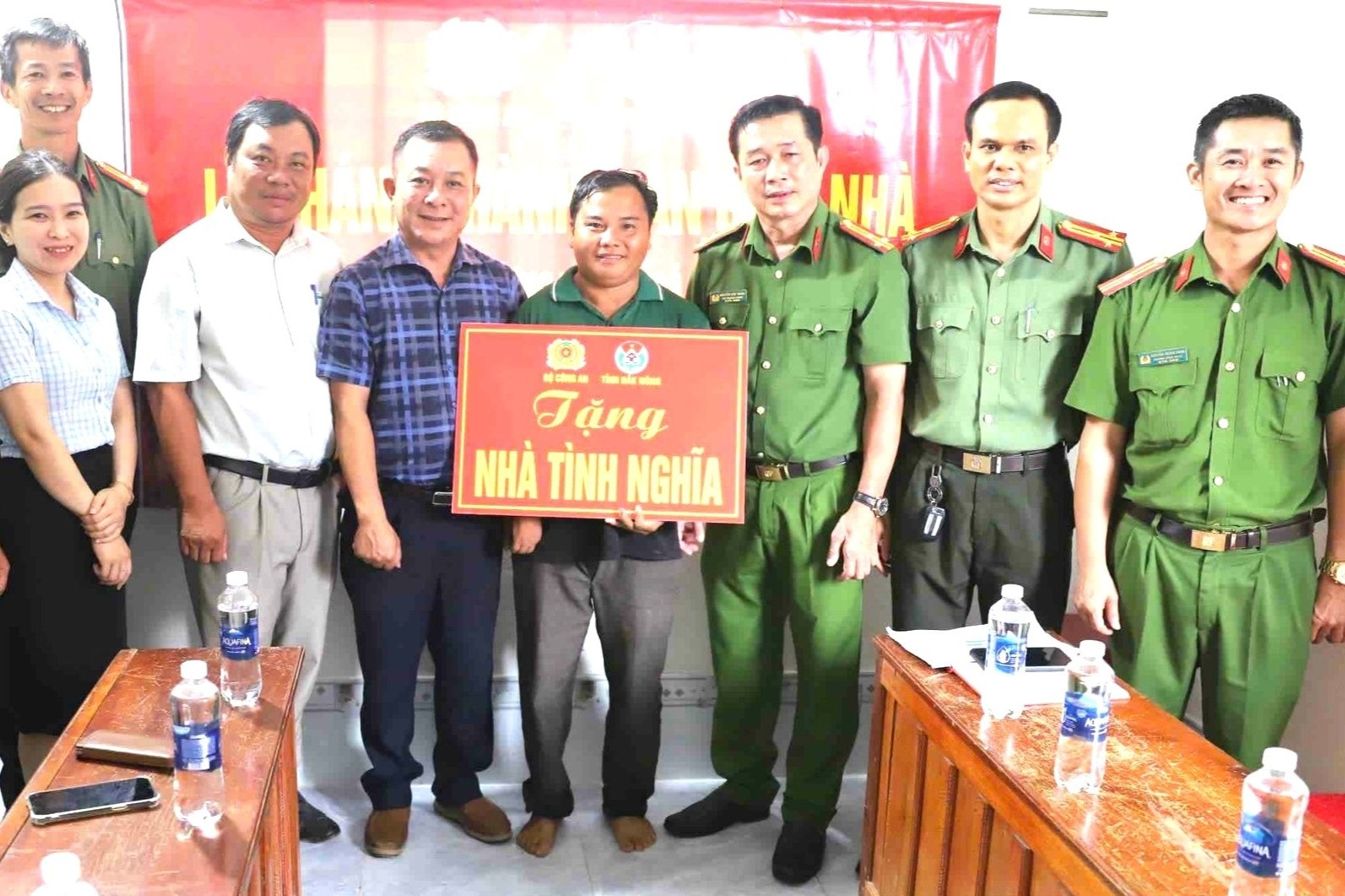 Công an Đắk Nông bàn giao 13 căn nhà tình nghĩa tại 2 xã khó khăn