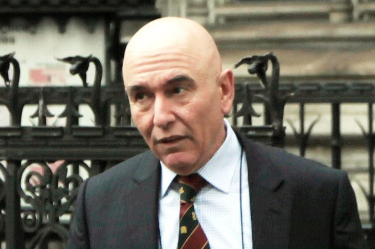 Giáo sư Đại học Cambridge bị tố 'giả ngốc' để được bồi thường tới 35 tỷ đồng