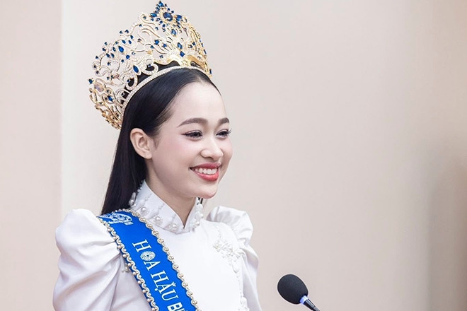 Hành động ý nghĩa của hoa hậu Mỹ Linh sau đăng quang