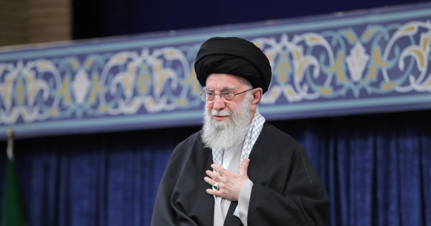 Lãnh tụ tối cao Iran thề sẽ &amp;apos;trừng phạt nặng&amp;apos; Israel