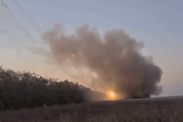 Pháo phản lực phóng loạt Grad BM-21 Nga 'ra đòn' hủy diệt kho đạn Ukraine