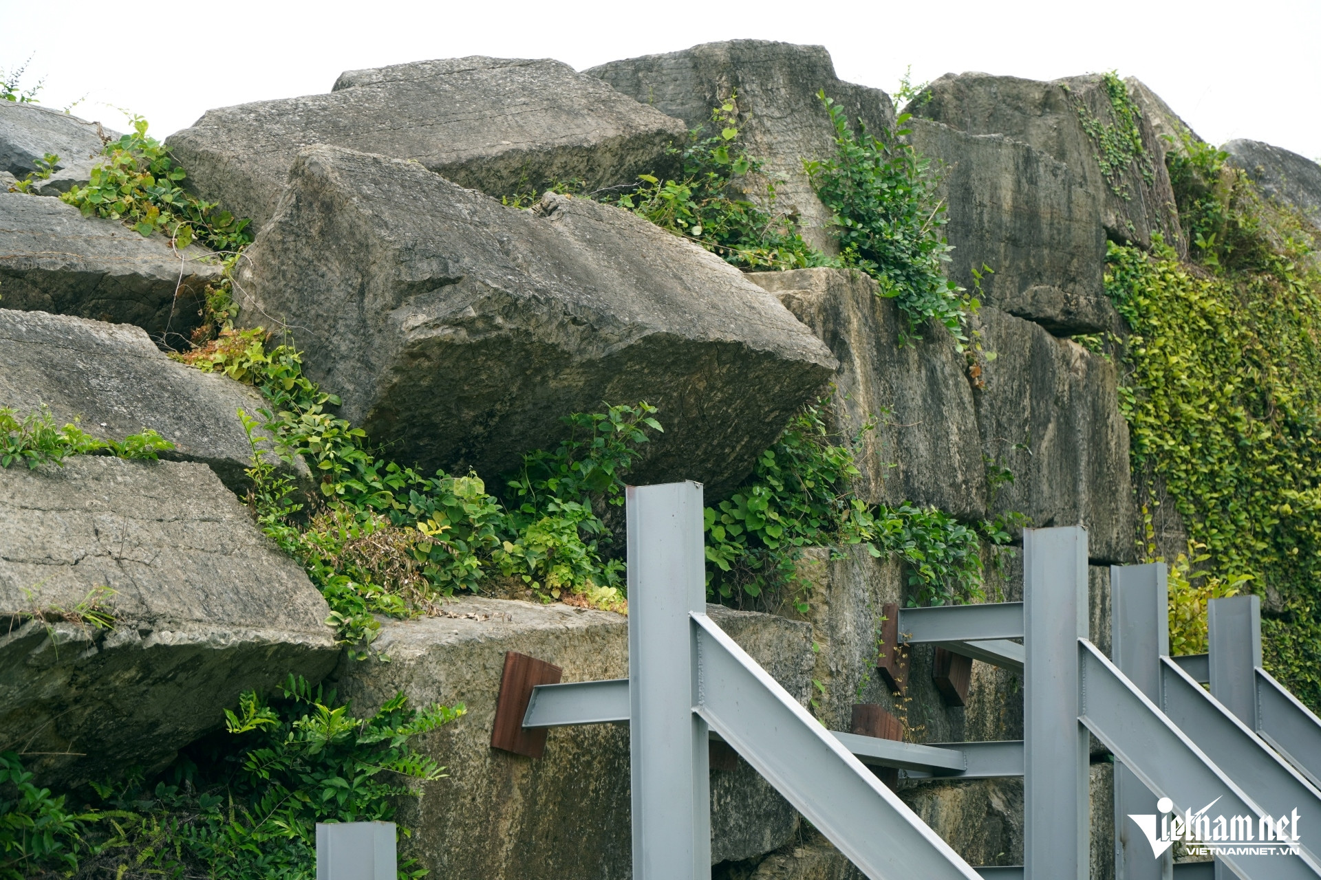 W-a4Gia cố 16 đoạn tường thành nhà Hồ bị sạt.JPG.jpg