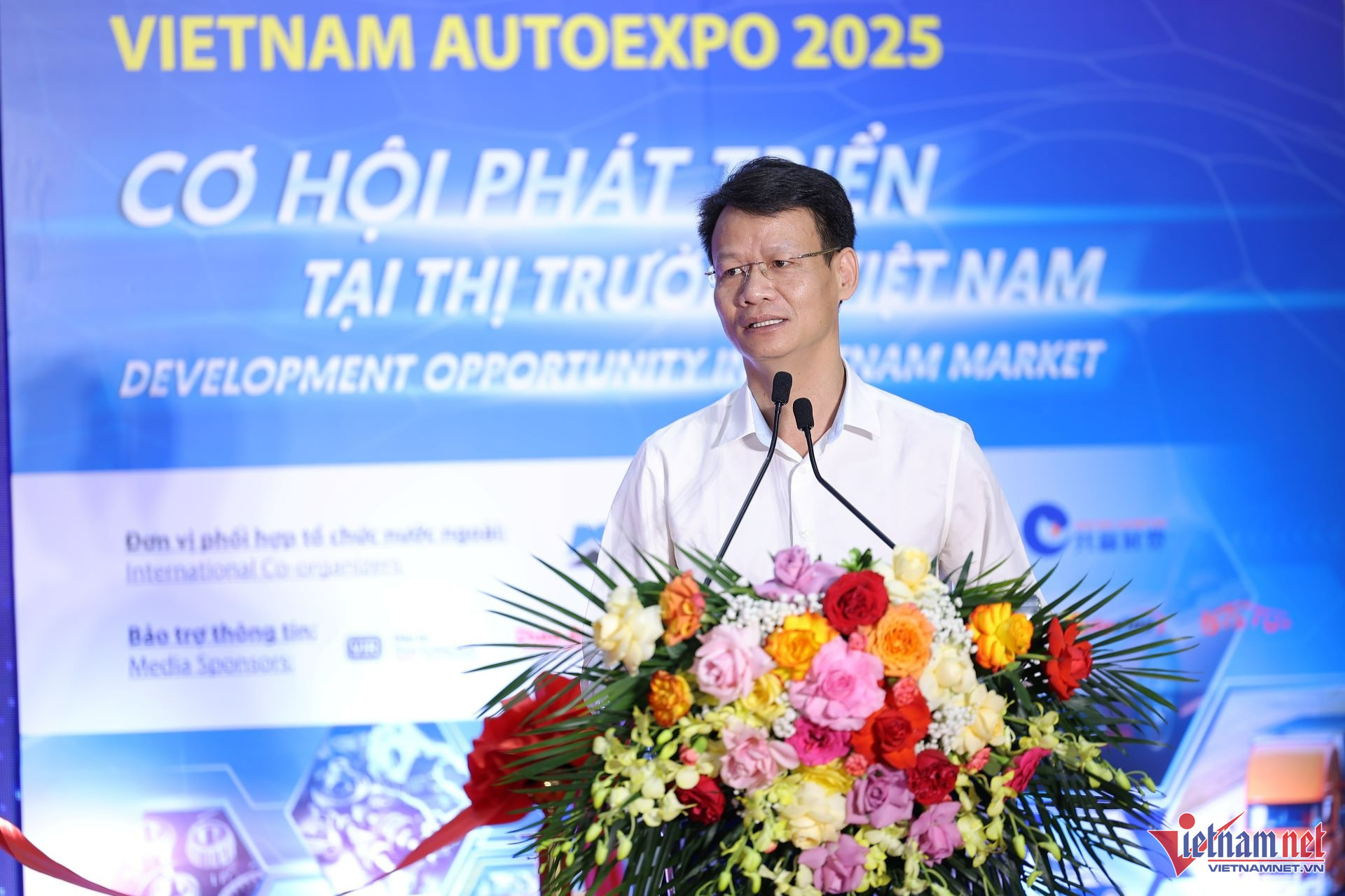 W-Ong Pham Van Quan 1.JPG.jpg