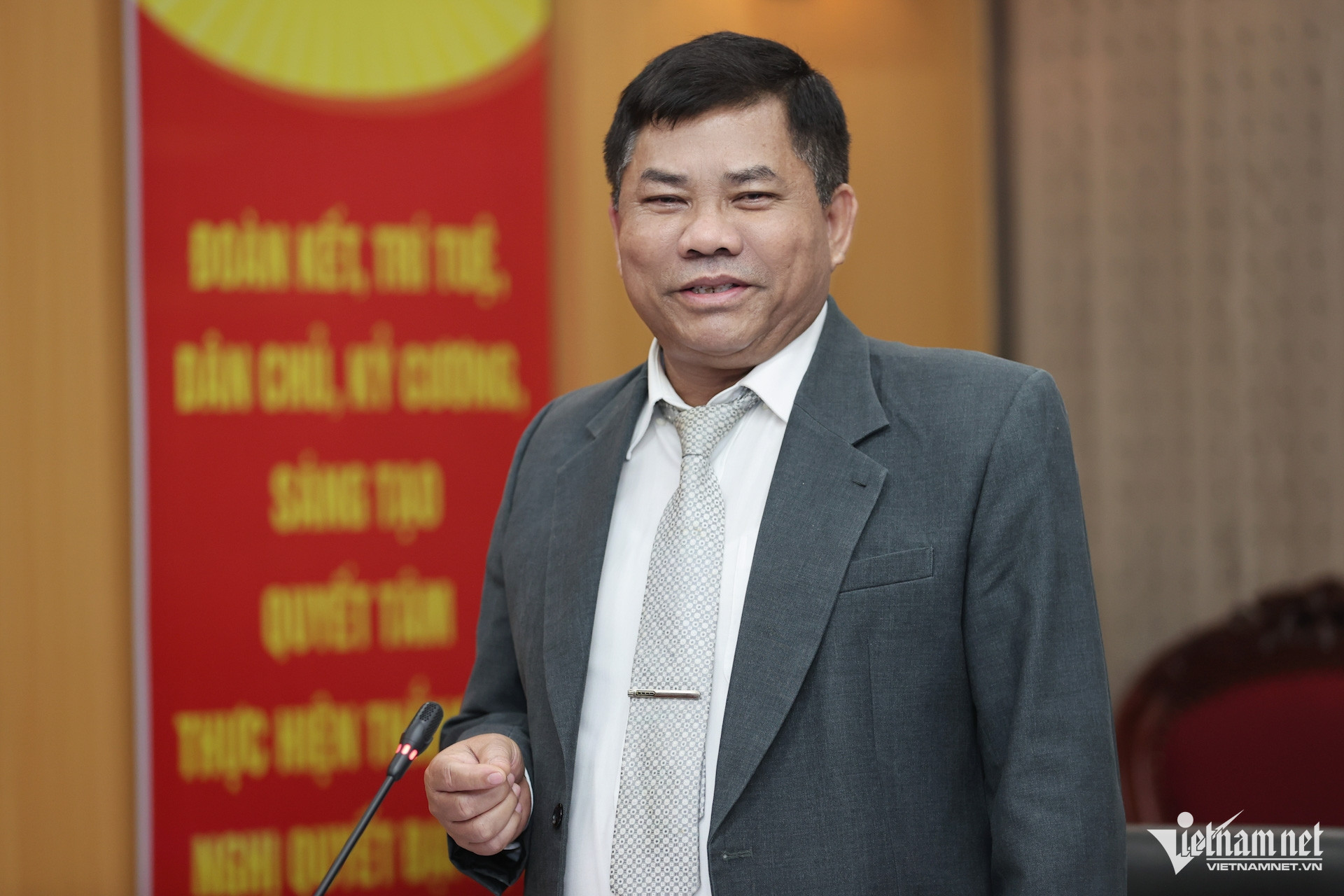 W-Thu truong Y Thong.jpg