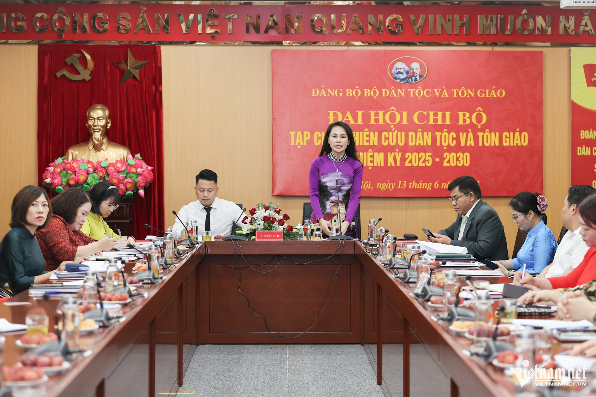 W-Toan canh Dai hoi.jpg