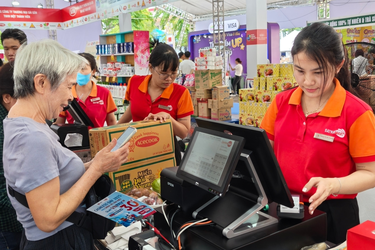 62% người dùng thanh toán trực tuyến qua ứng dụng và website ngân hàng