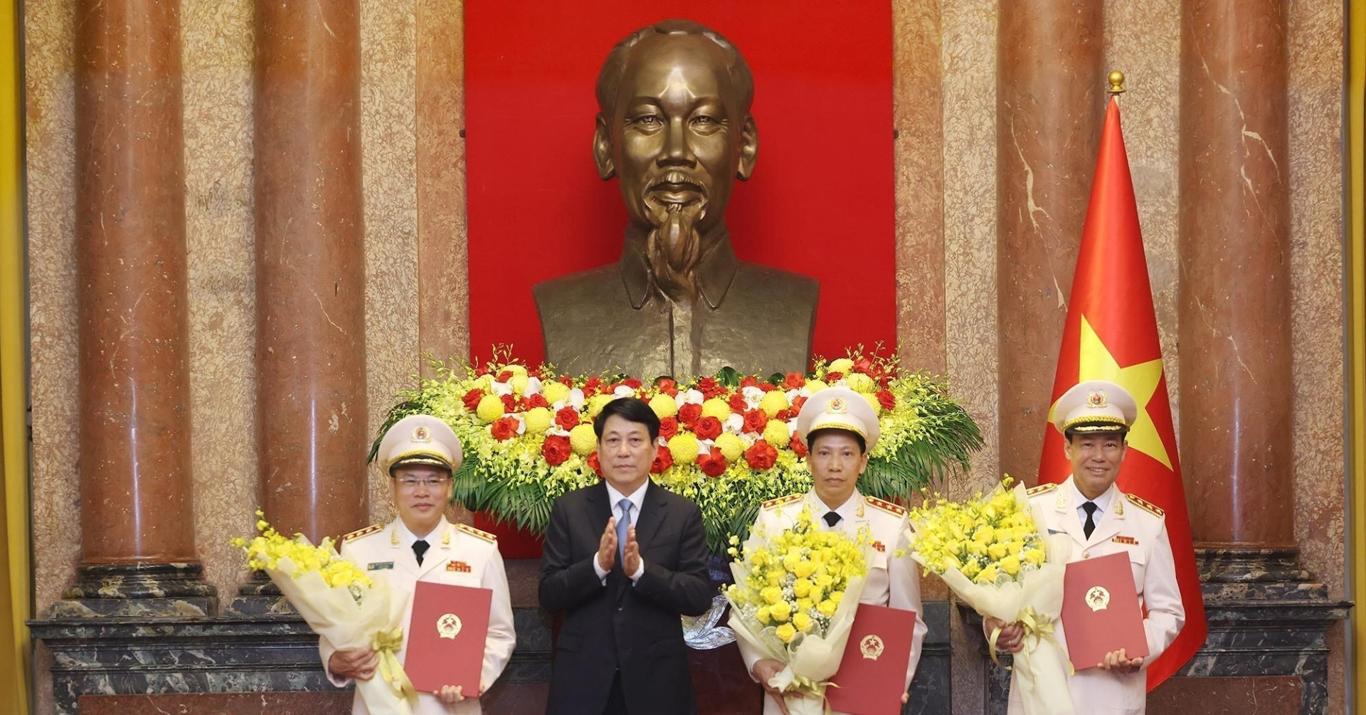 Ba Thứ trưởng Bộ Công an được thăng cấp bậc hàm...