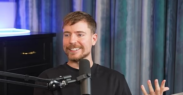 Điều gì xảy ra với YouTuber hơn 400 triệu người theo dõi khi nhịn ăn 14 ngày?