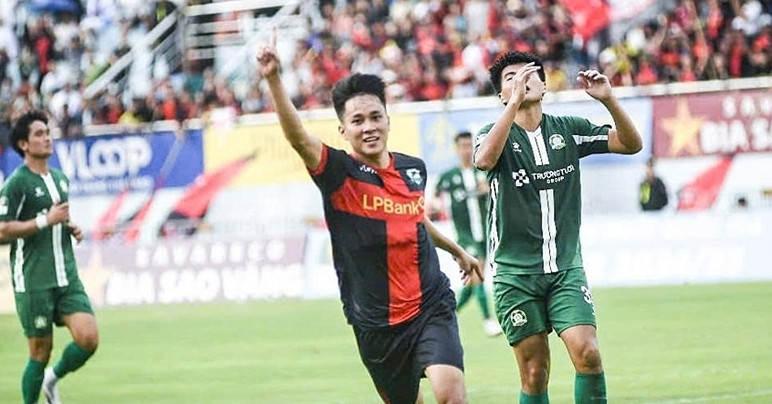 Hoàng Đức tỏa sáng, Ninh Bình thắng đậm Bình Phước trận nâng cúp vô địch