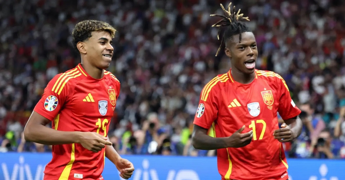 Lamine Yamal làm nóng chuyển nhượng, hẹn Nico Williams ở Barca
