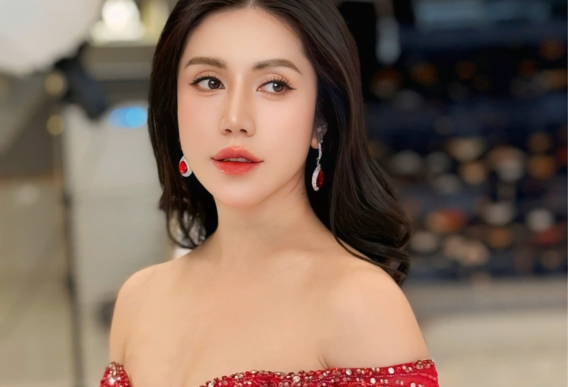 Nỗi đau của MC Hồng Nhung và hành trình trưởng thành với biệt danh 'Nhung Lươn'
