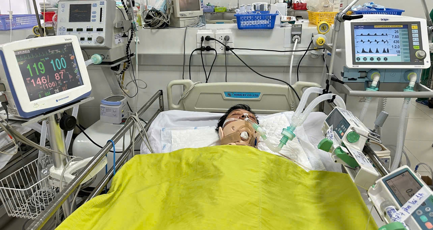 Vợ cùng 2 con tử vong trên đường về quê, người chồng nguy kịch cần giúp đỡ