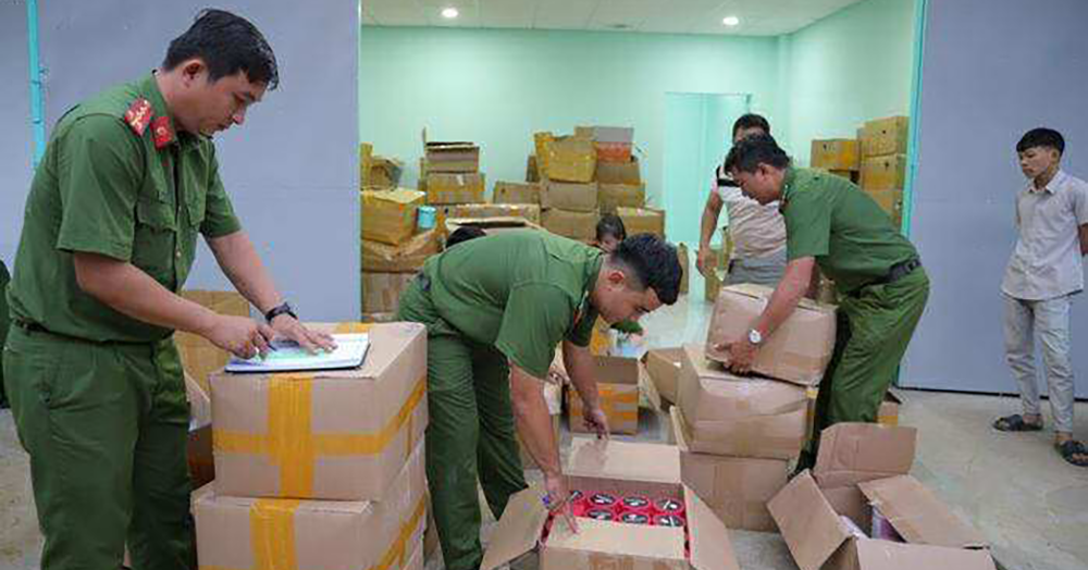 Hai phụ nữ 'chế' kem trộn, bán hơn 100.000 đơn hàng qua mạng, thu 10 tỷ đồng